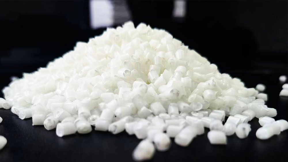 Questions about water electret masterbatch. A photo of these white particles.